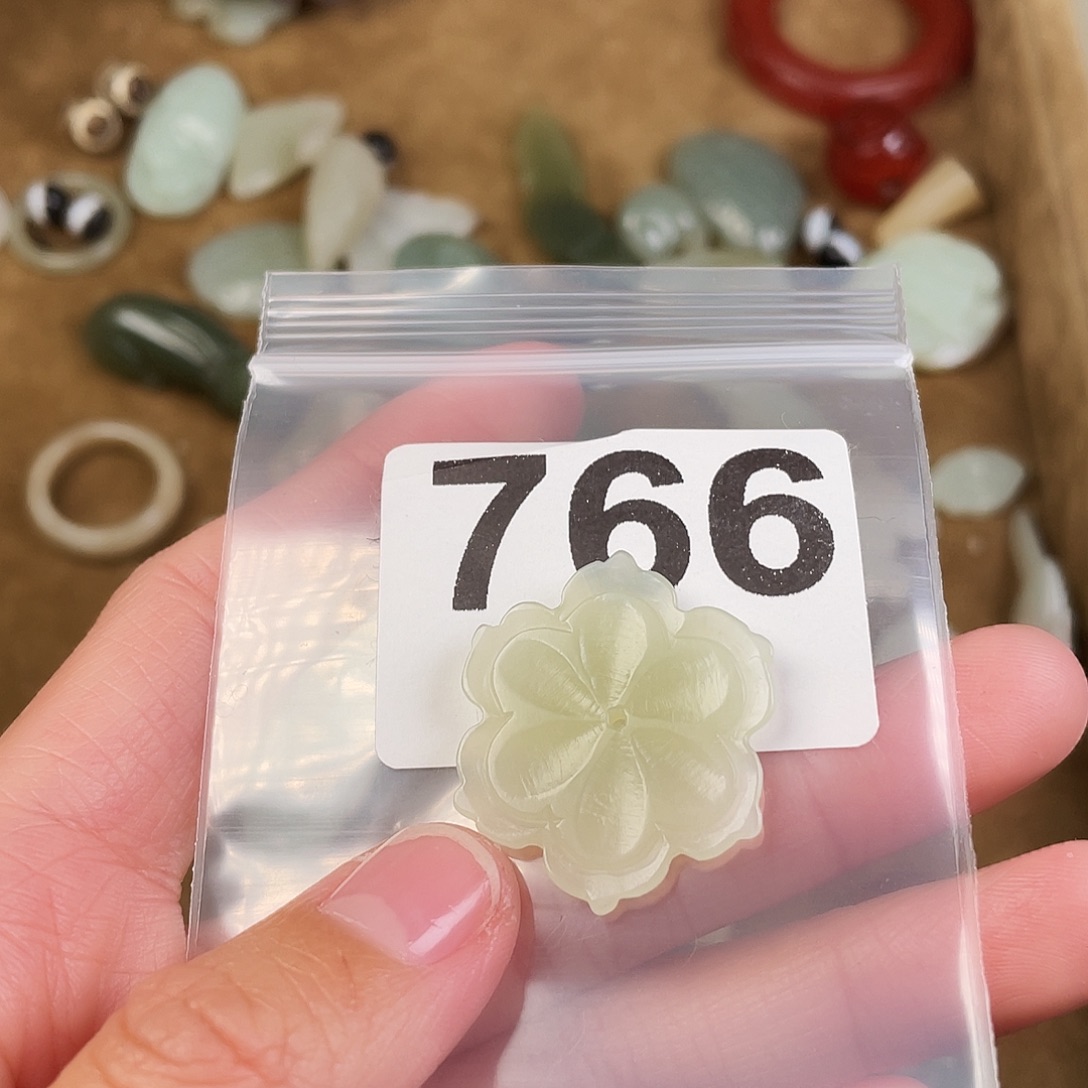 和田玉（糖玉）未镶嵌颈饰