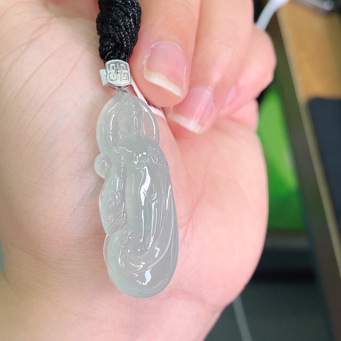 翡翠颈饰18K金镶嵌冰晴站观音38*15*5.5