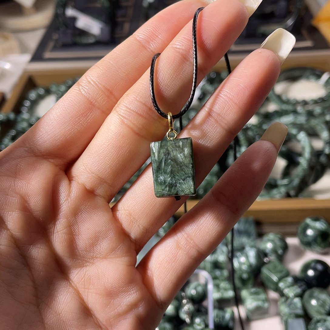 未镶嵌水晶颈饰吊坠