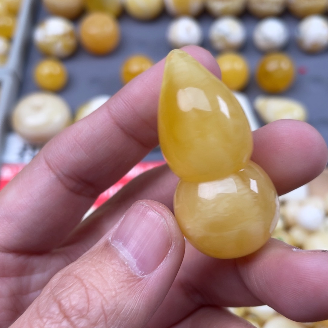 蜜蜡珠宝奇石未镶嵌