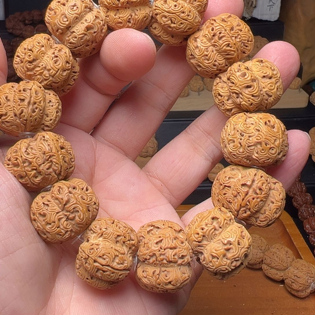 璆***硕金刚菩提手串梅花祥云龙珠