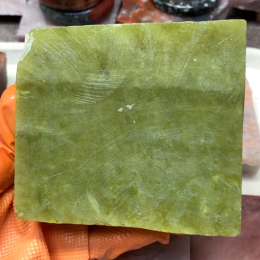 【闪购商品】未镶嵌手镯石英岩玉牛油果绿