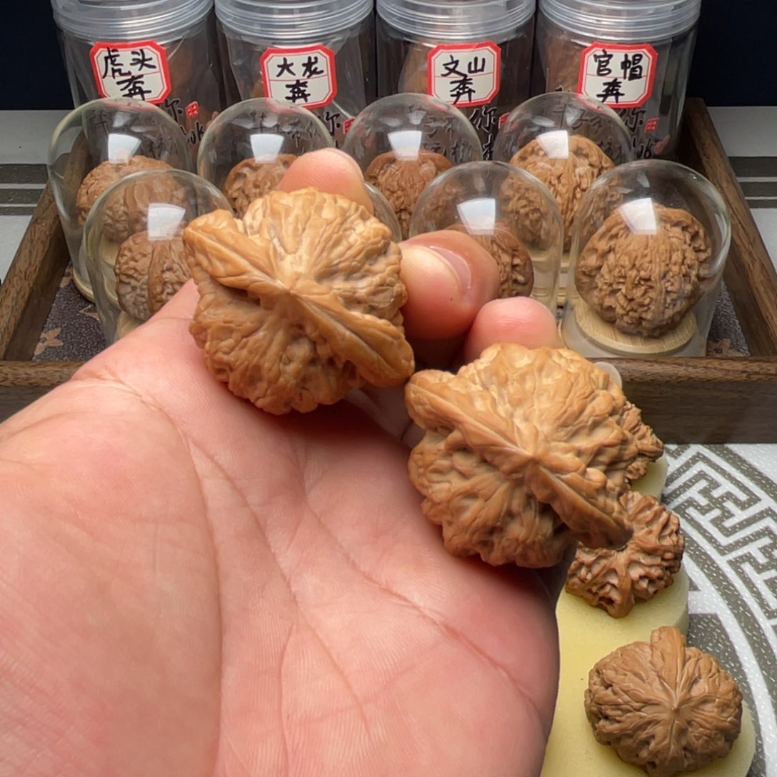 刘***雄吊坠文玩核桃42全品金公子