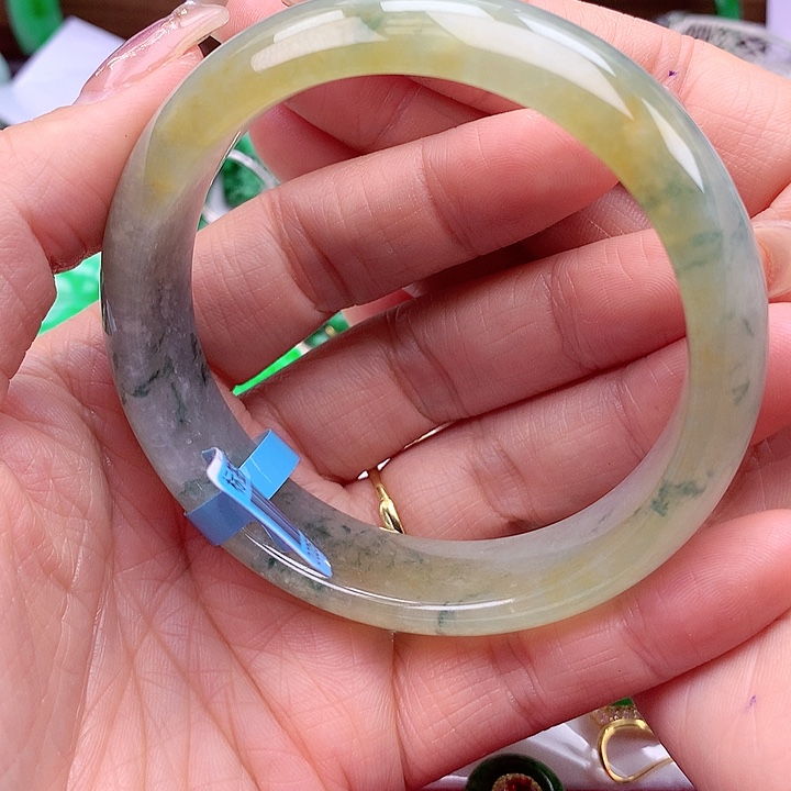 翡翠手镯未镶嵌雨*翡翠