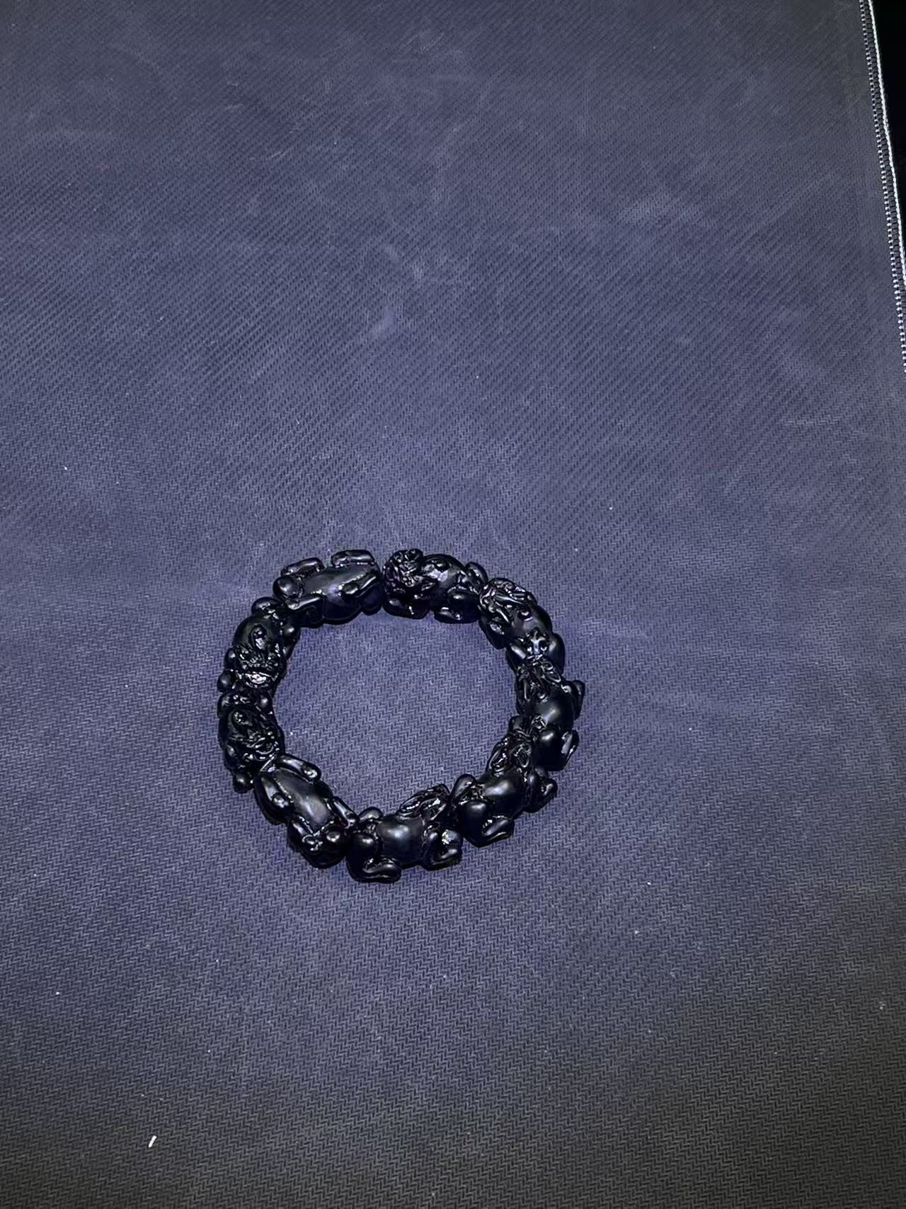 SC448带药珀雕刻貔貅手串 精品手串搭配(无礼盒)