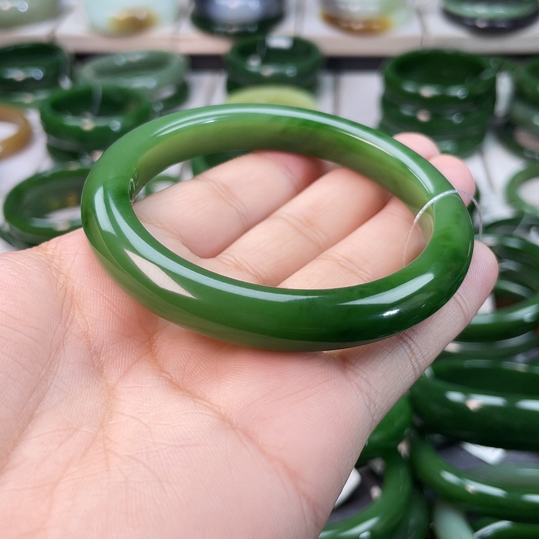 和田玉（碧玉）手镯未镶嵌惊*