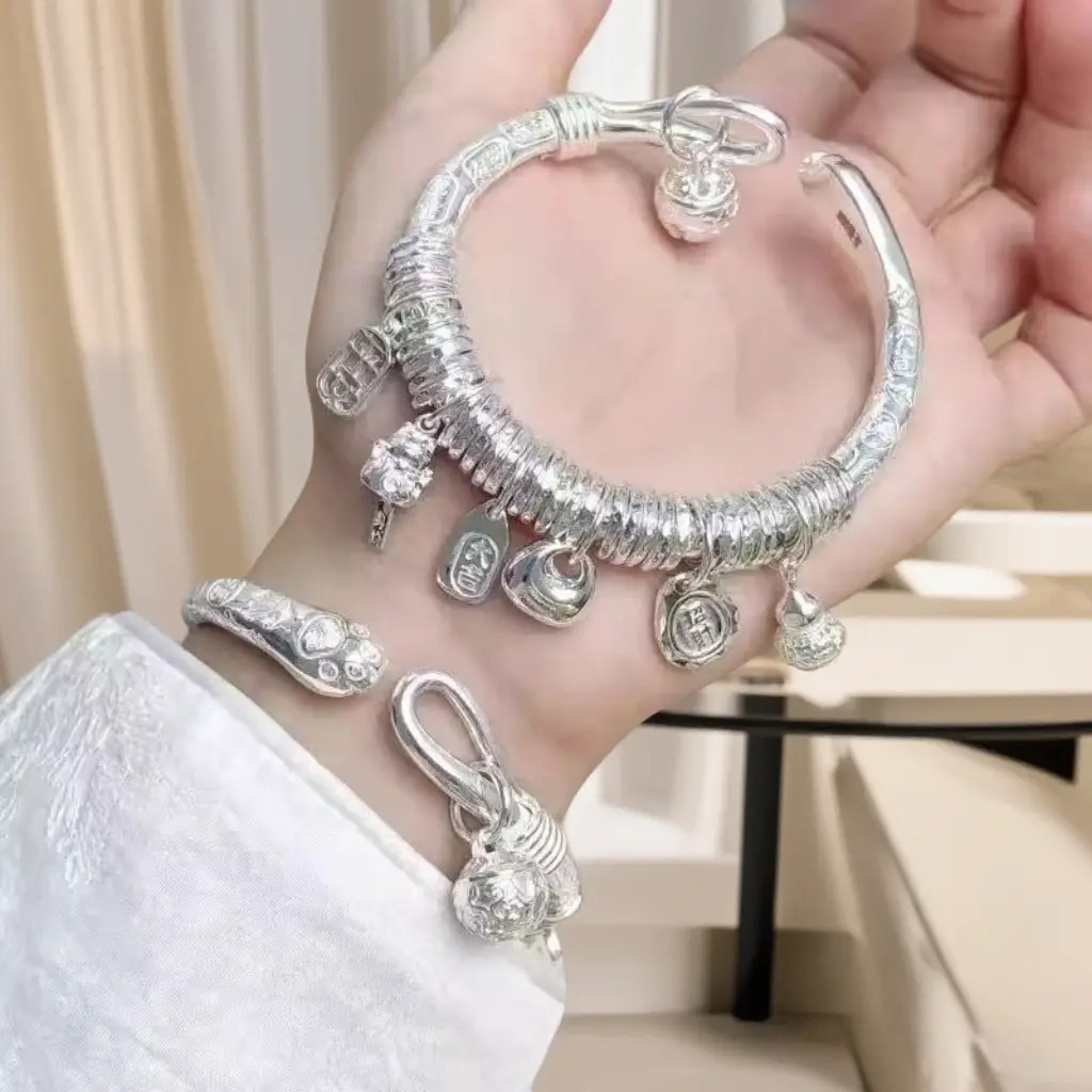 999.9新款猫爪吉言宫铃多宝盘缠开口手镯情人节送女友礼物