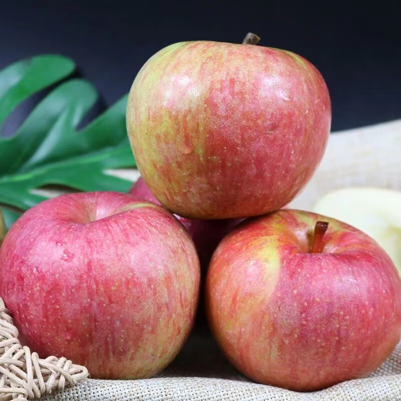 国光小苹果脆甜多汁新鲜水果儿时味道