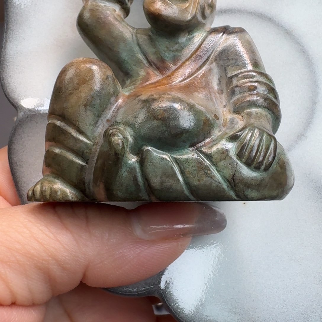 摆件陶帅****3佩戴瓷器的时候