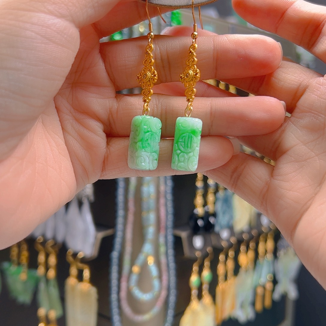 未镶嵌翡翠耳饰翡翠