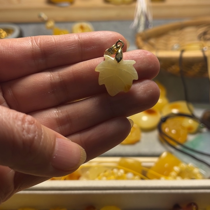 蜜蜡颈饰未镶嵌蜜蜡