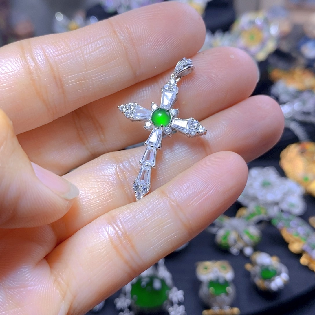 翡翠银S925镶嵌耳钉天然翡翠