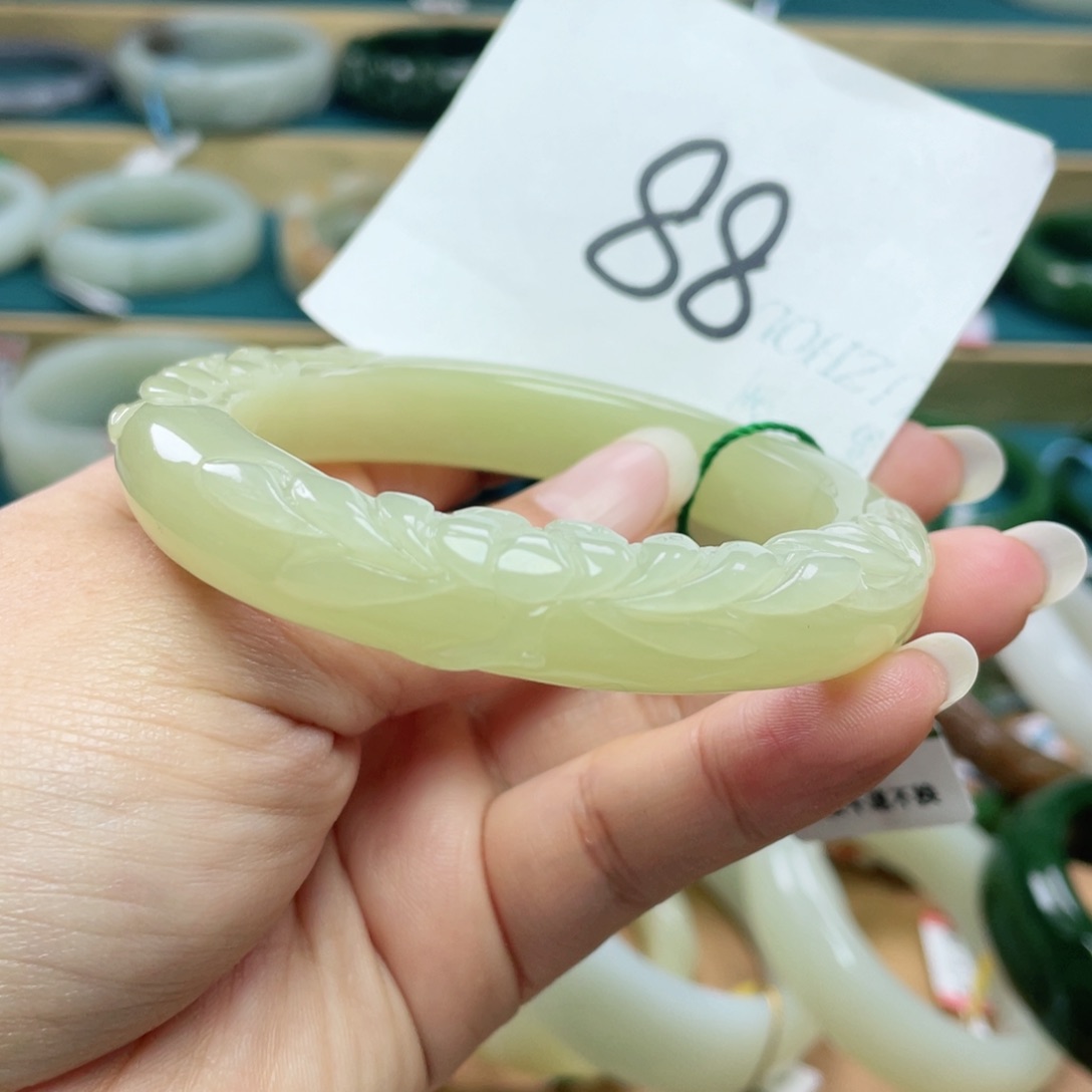 未镶嵌手镯和田玉圈口57