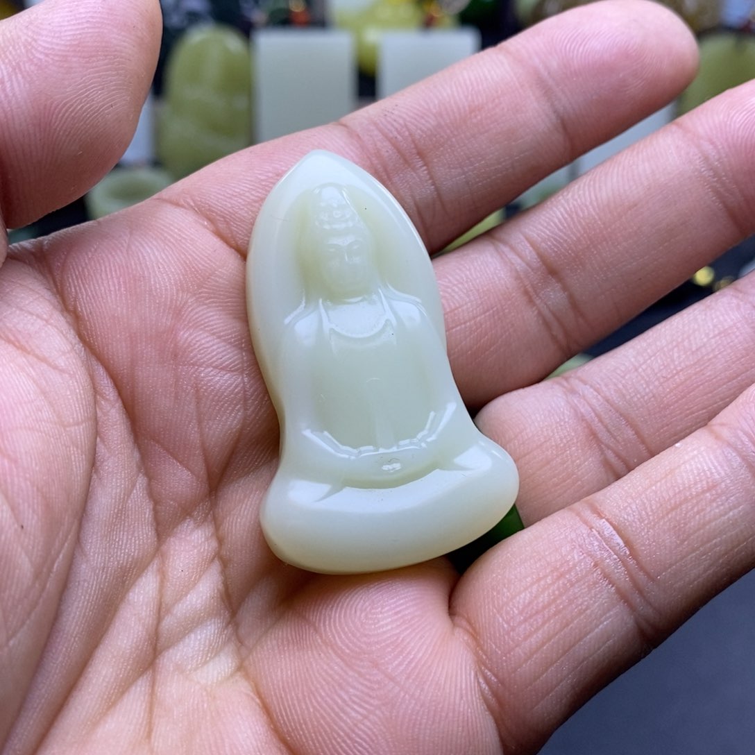 和田玉未镶嵌颈饰