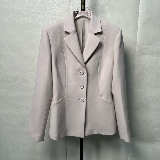 早春新款高定廓形单排三粒扣收腰V领修身西装外套女
