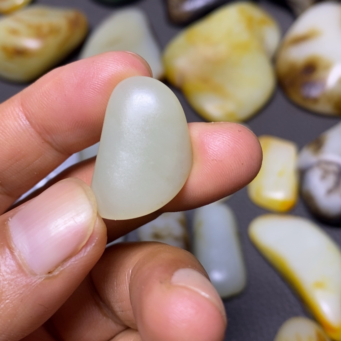 和田玉（糖玉）未镶嵌挂件