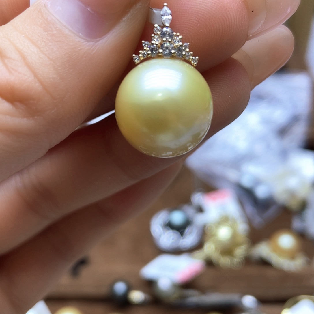 海水珍珠颈饰18K金镶嵌