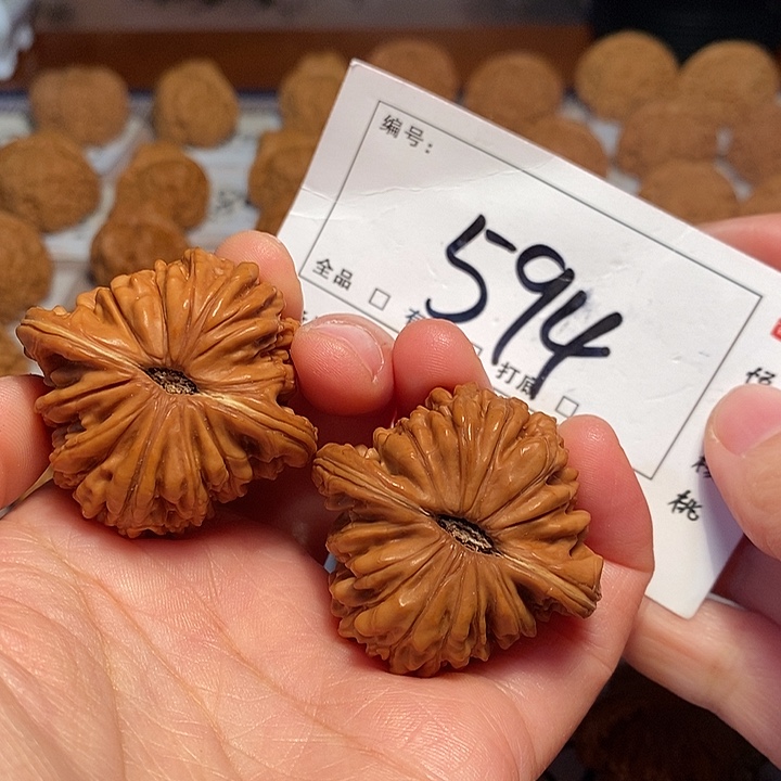 大叶紫檀（黑酸枝木类）四座42尺594号