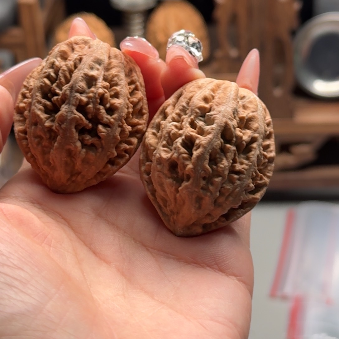 文玩核桃把件关东木子楸百核65花皮