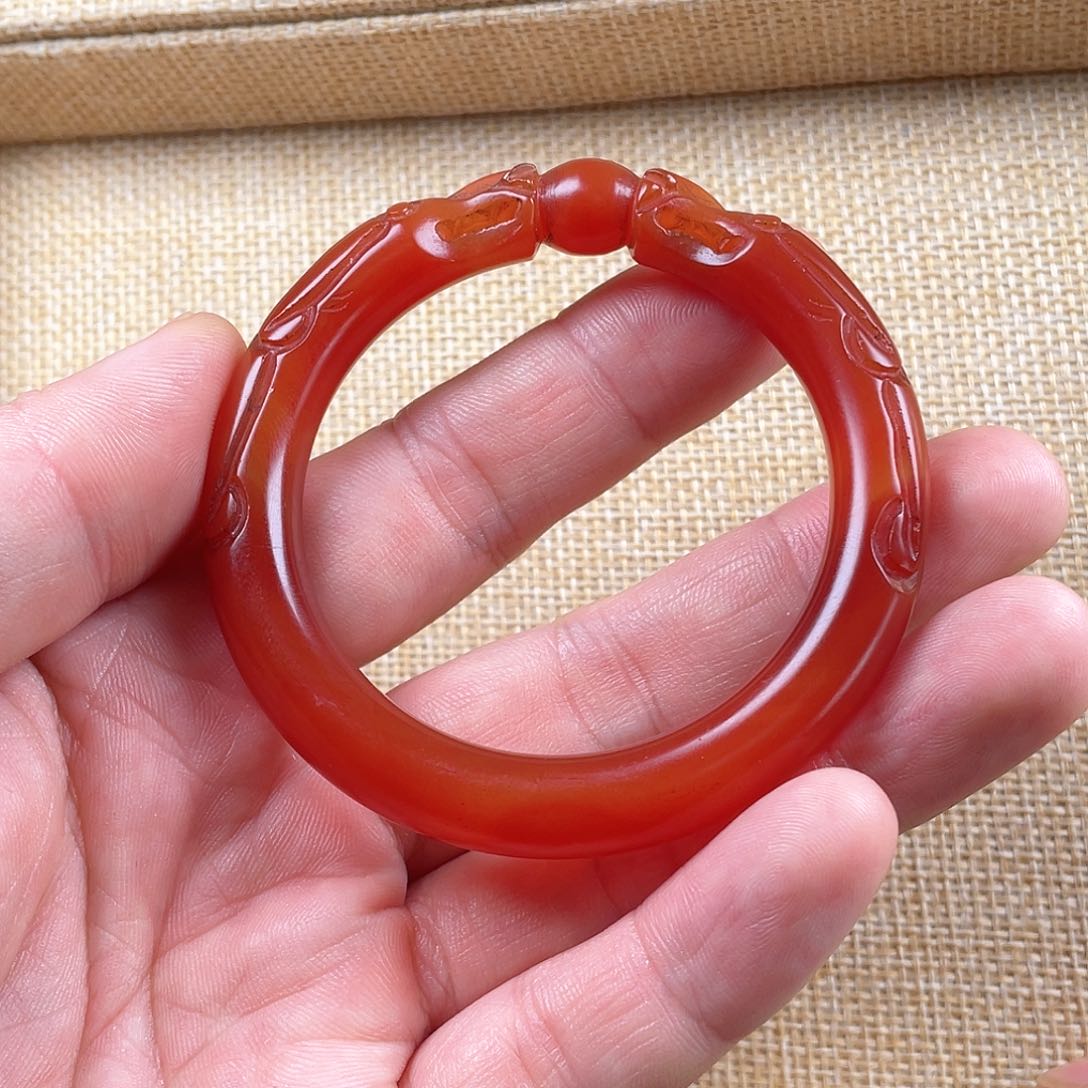 玛瑙/玉髓手镯未镶嵌@****@