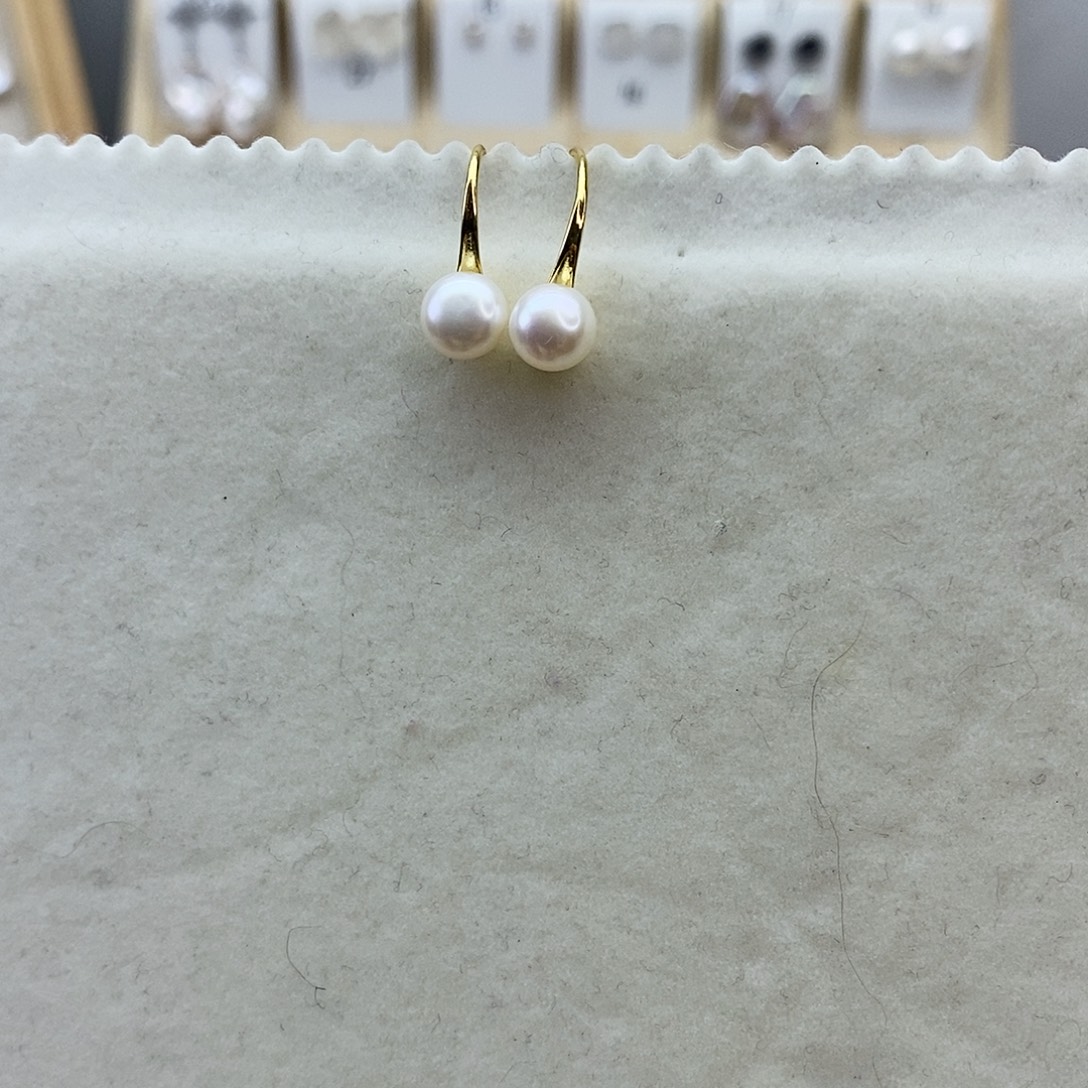 淡水珍珠耳饰未镶嵌