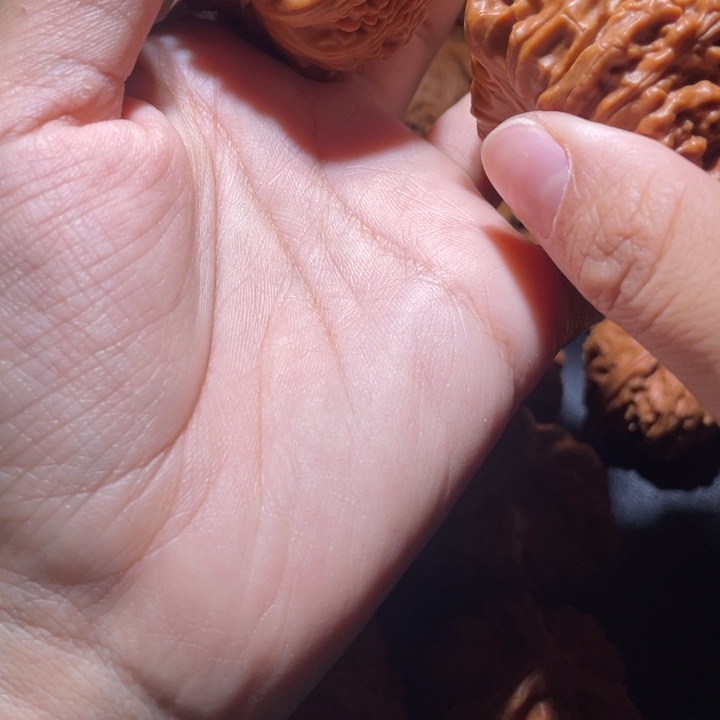 -***•桃核吊坠小妹三棱