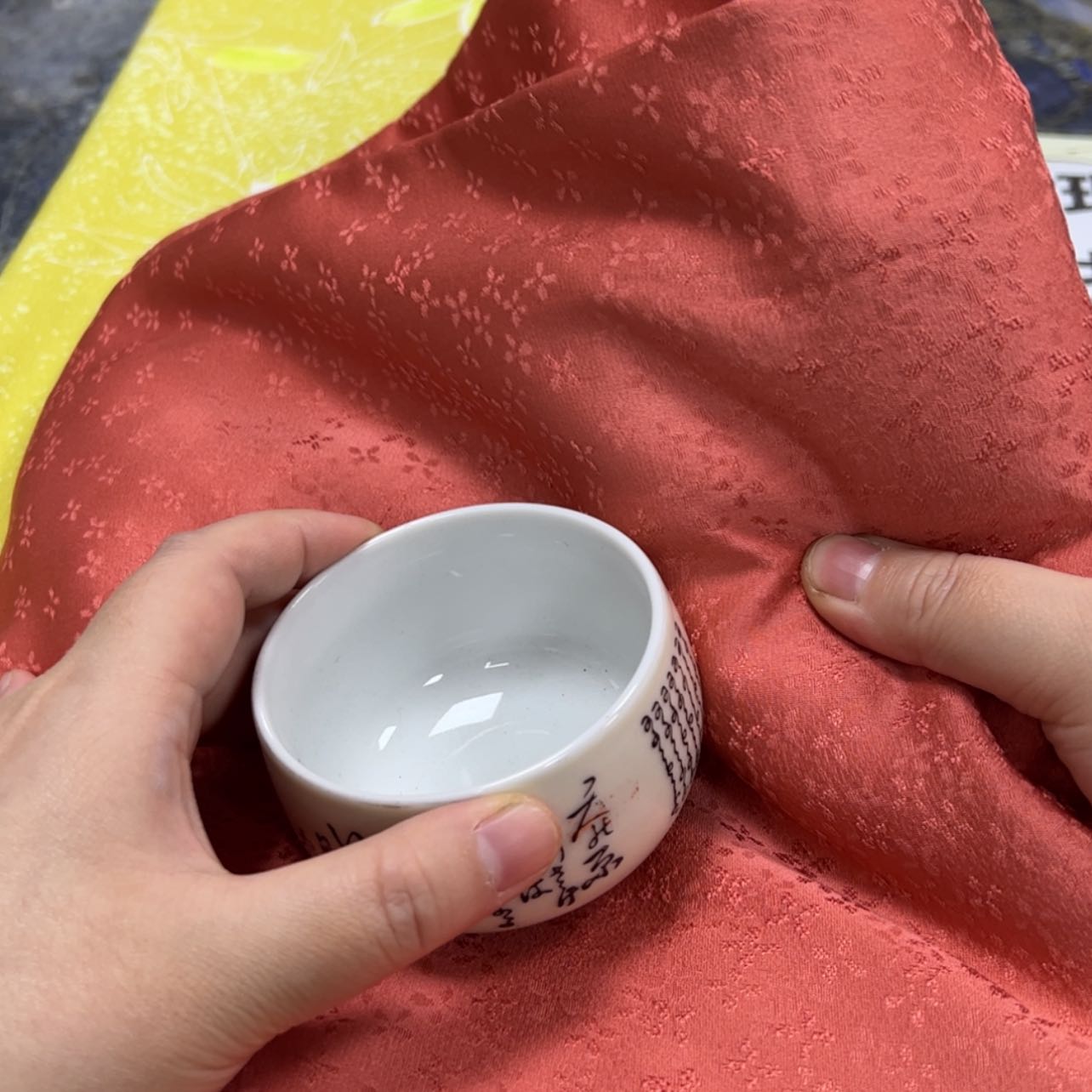 【闪购商品】界****）陶瓷马克杯带盖勺