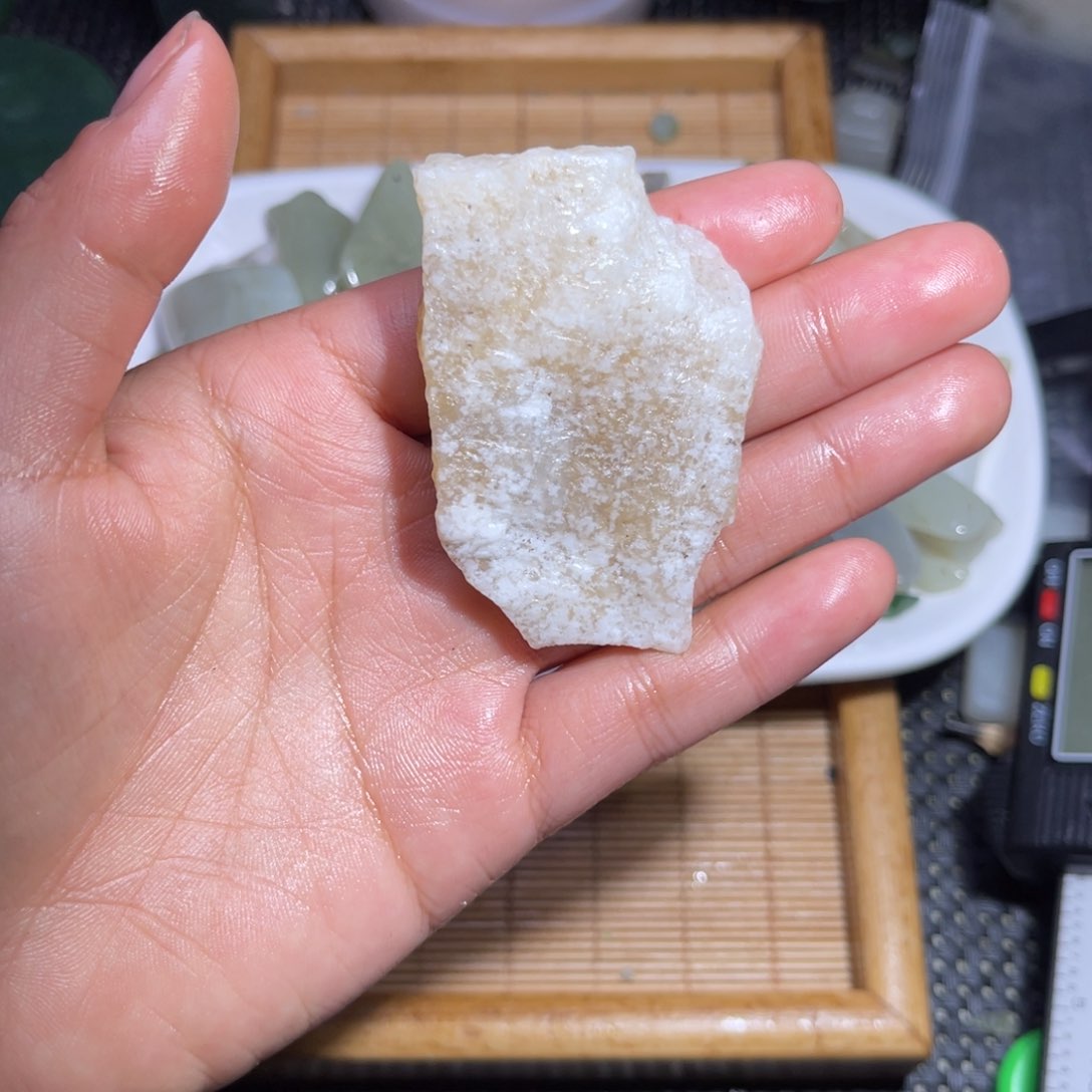 未镶嵌和田玉车挂塑****