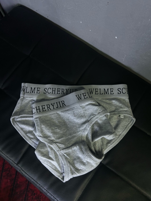 短裤 字母百搭三角