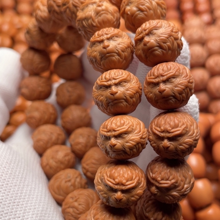 猴头核桃吊坠生****半斗战胜佛