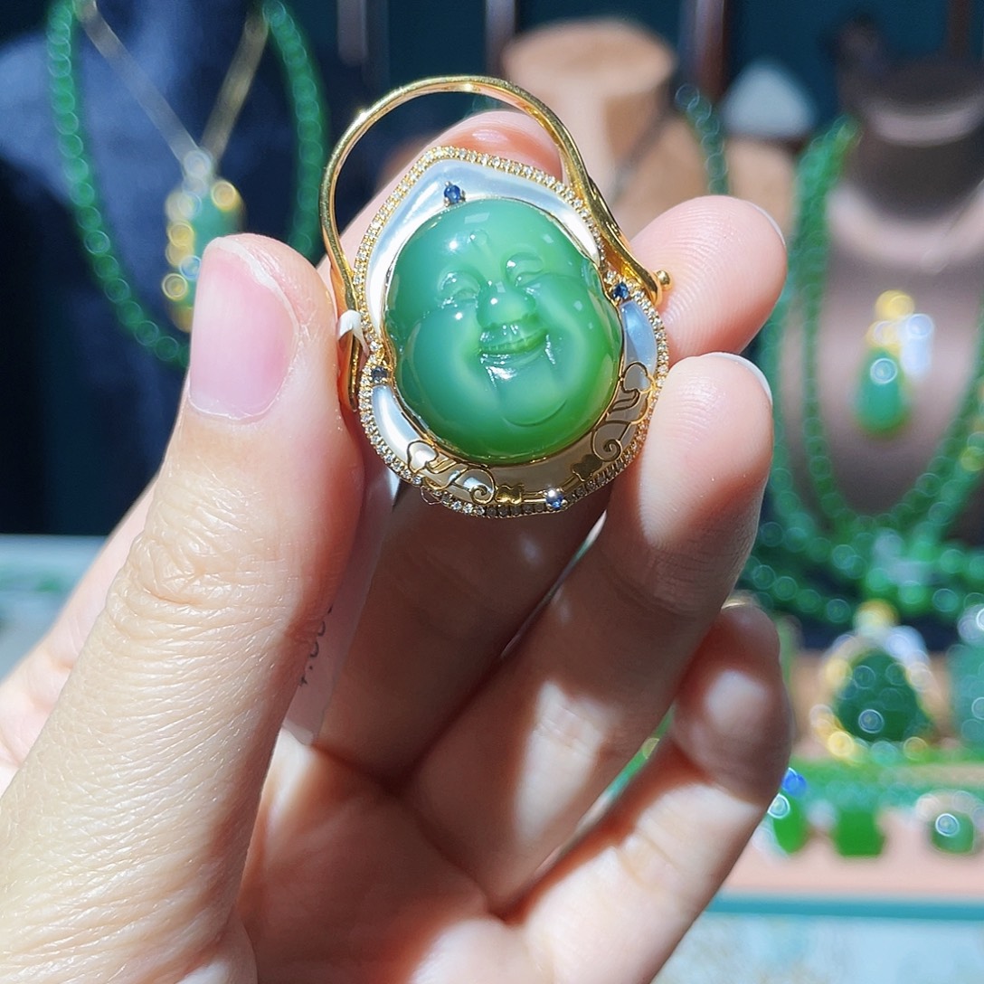 和田玉（碧玉）18K金镶嵌吊坠(不含链)