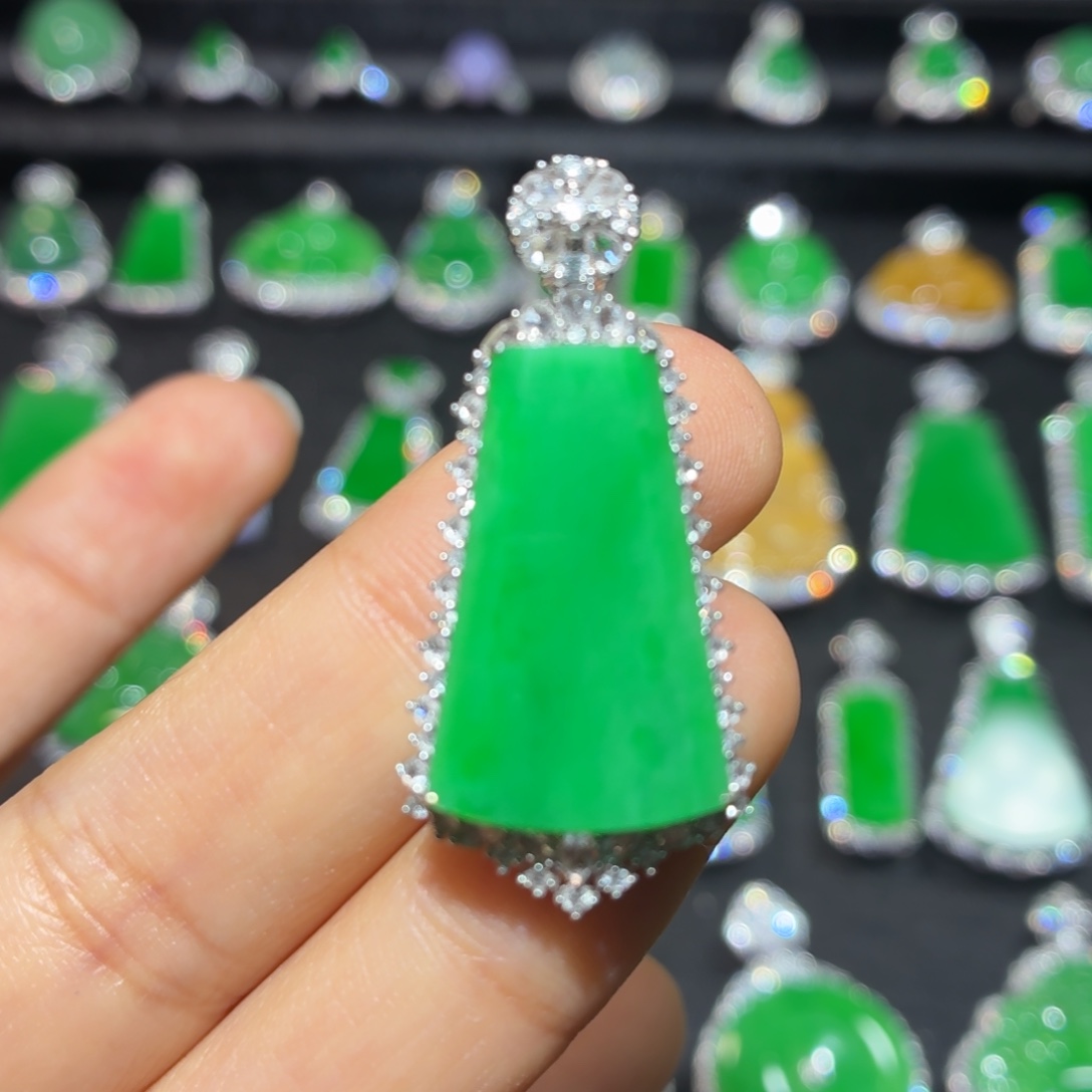 翡翠18K金镶嵌吊坠(不含链)翡翠