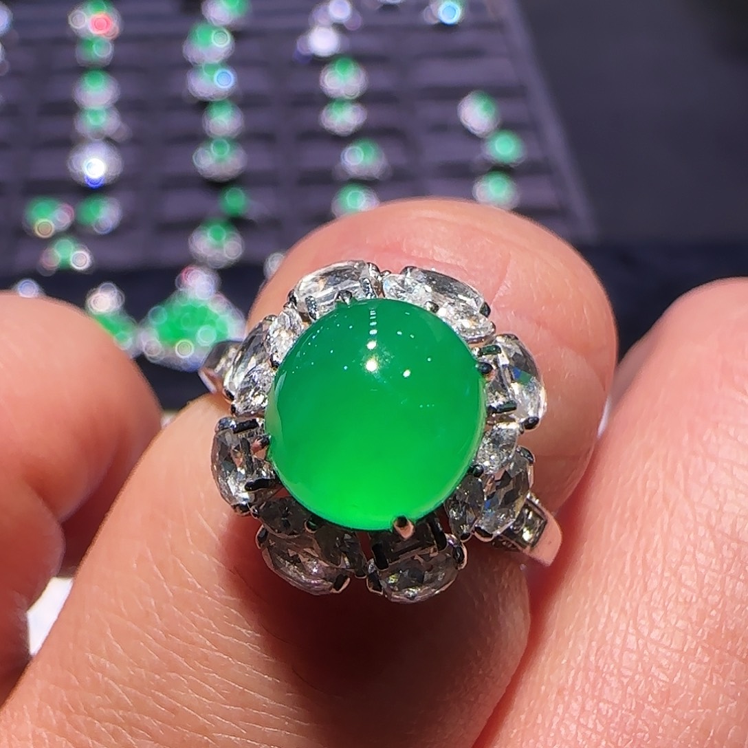 翡翠18K金镶嵌戒指