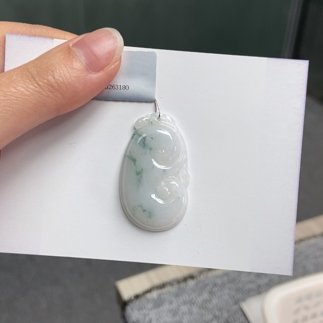 翡翠颈饰未镶嵌如意