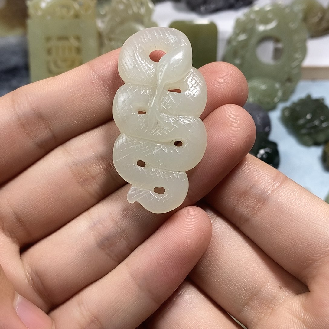 和田玉未镶嵌挂件