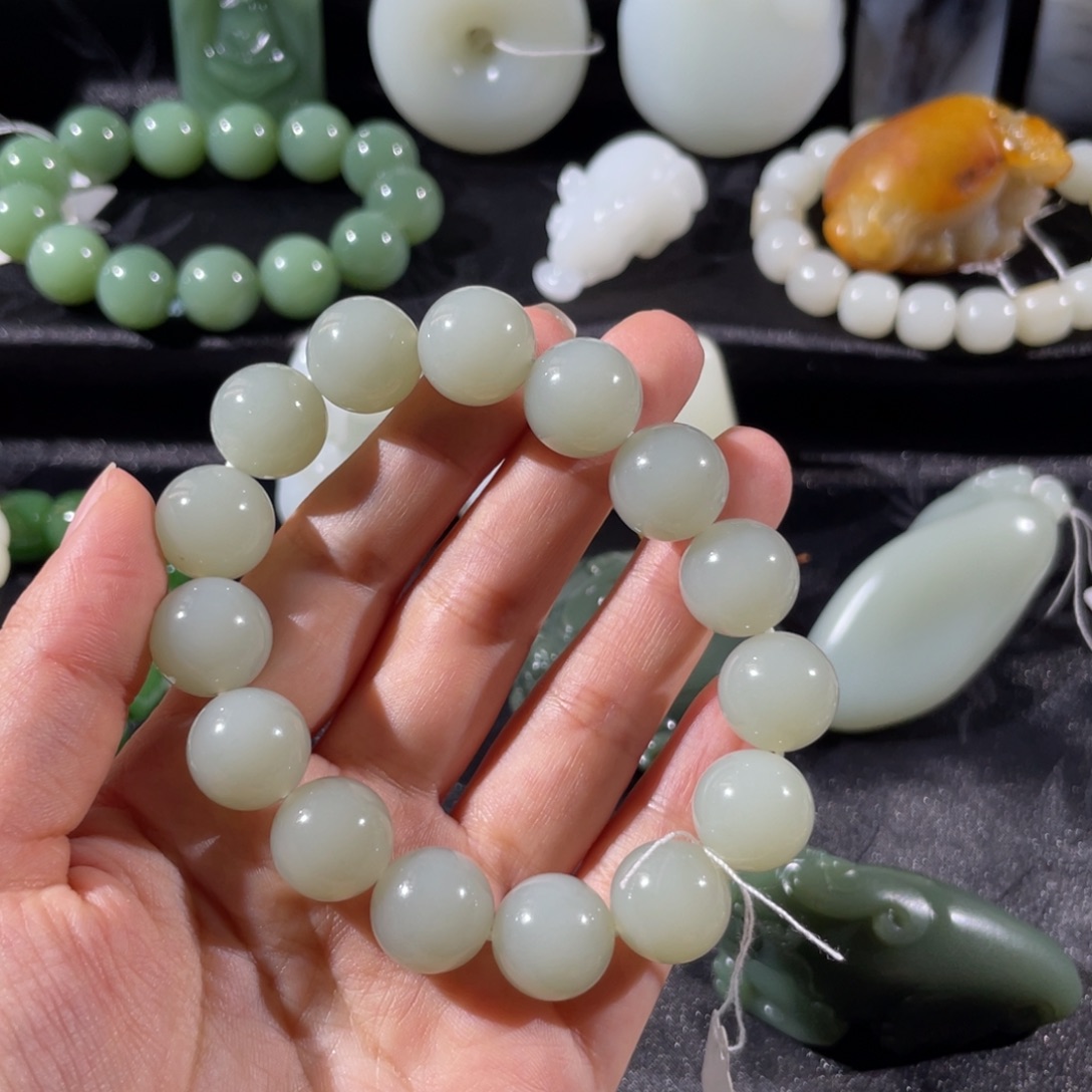 和田玉未镶嵌颈饰手串