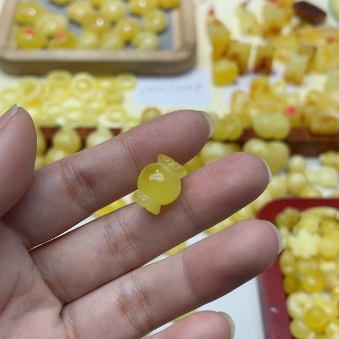 【闪购商品】蜜蜡裸石未镶嵌配饰