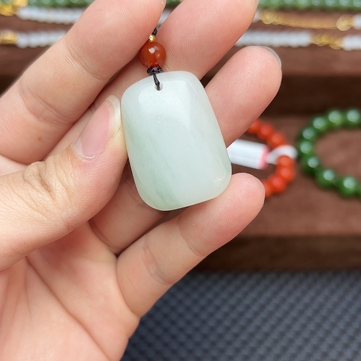 石英质玉颈饰未镶嵌