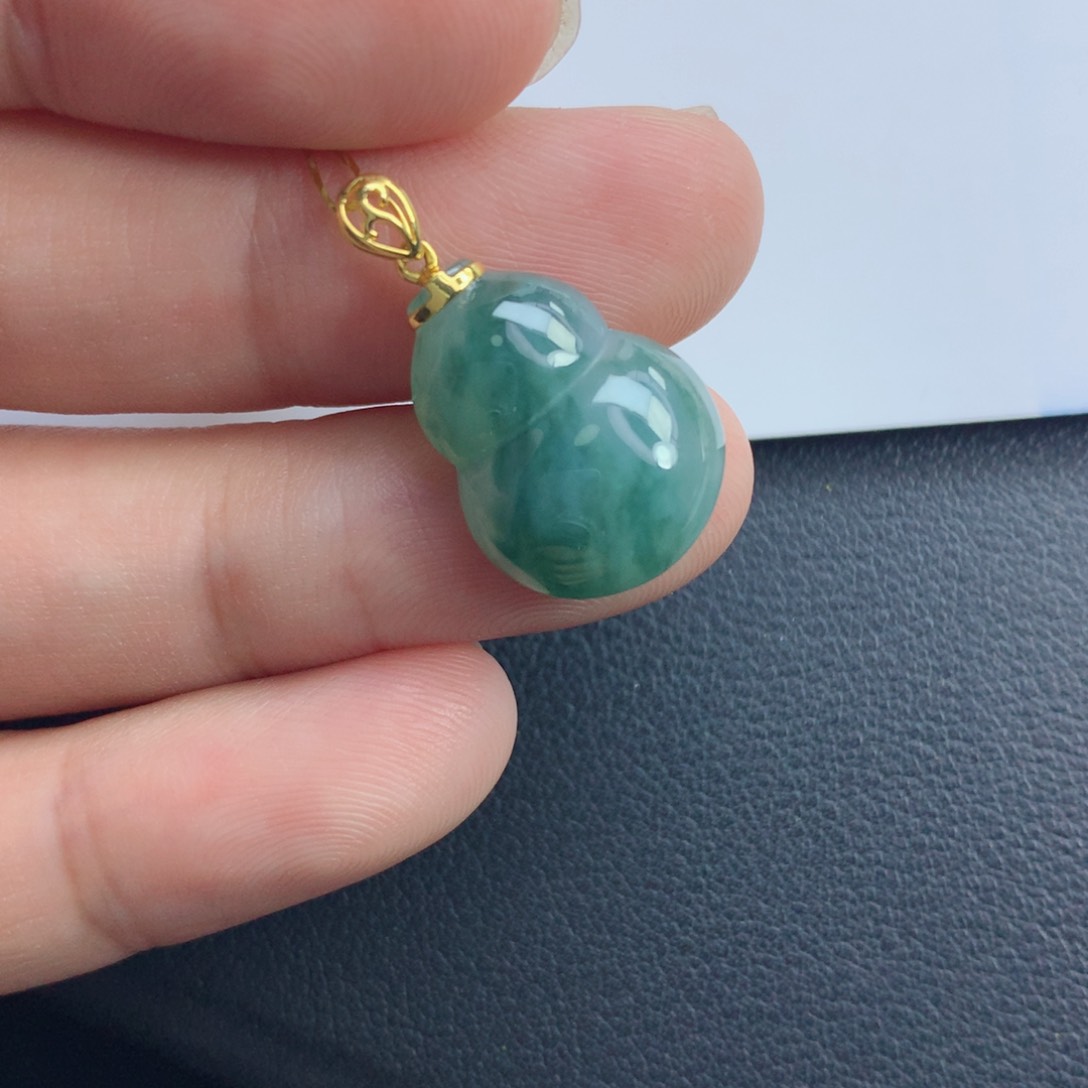 翡翠颈饰未镶嵌葫芦