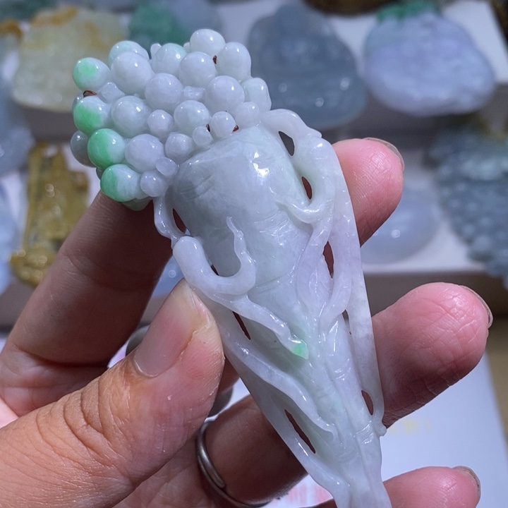 【闪购商品】颈饰未镶嵌翡翠人参