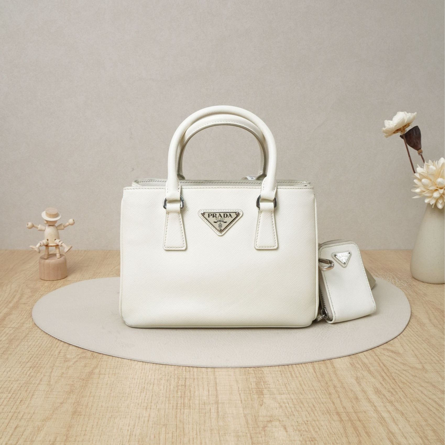 95新 Prada/普拉达 普拉达杀手包小号白色/DS031237