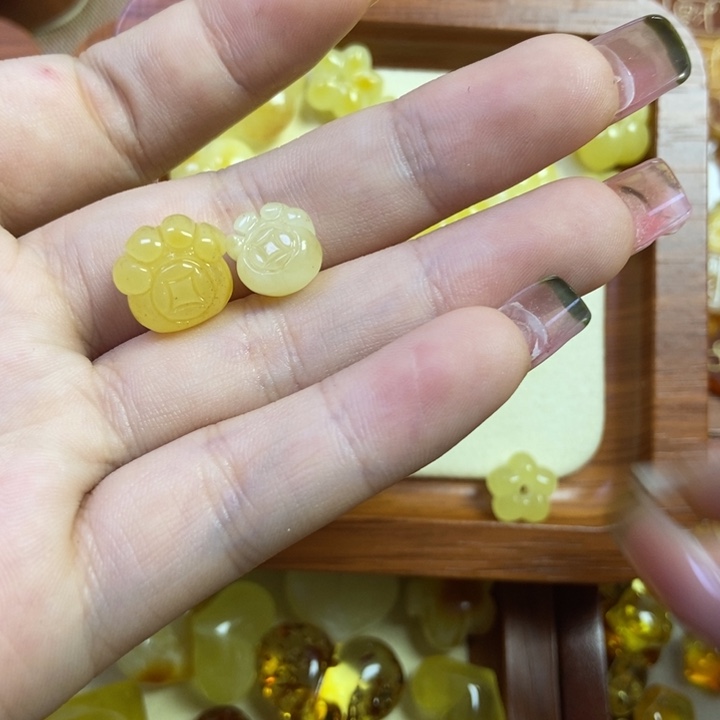 琥珀未镶嵌珠宝奇石猫爪
