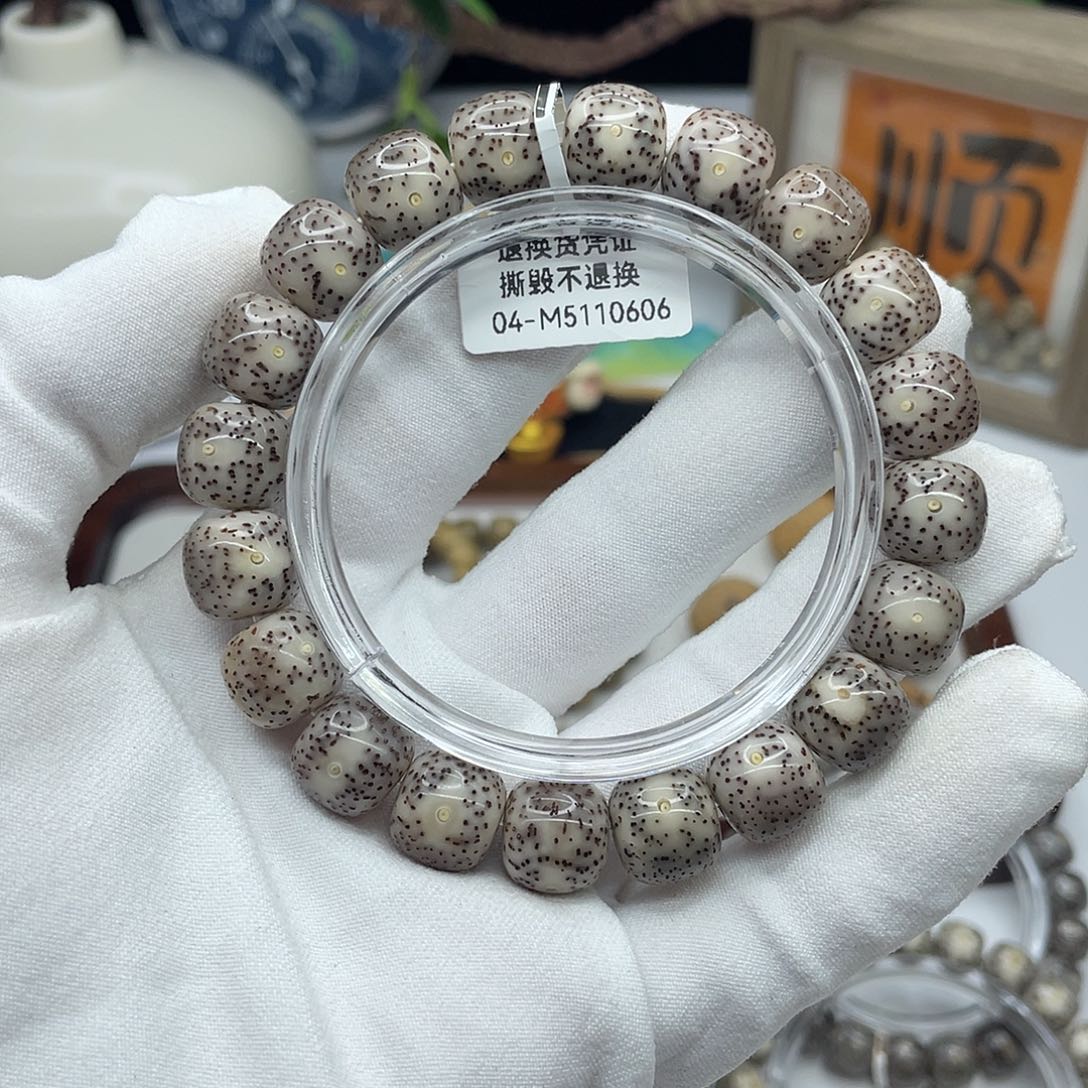 手串星月菩提12×11丹凤眼石玉料M5