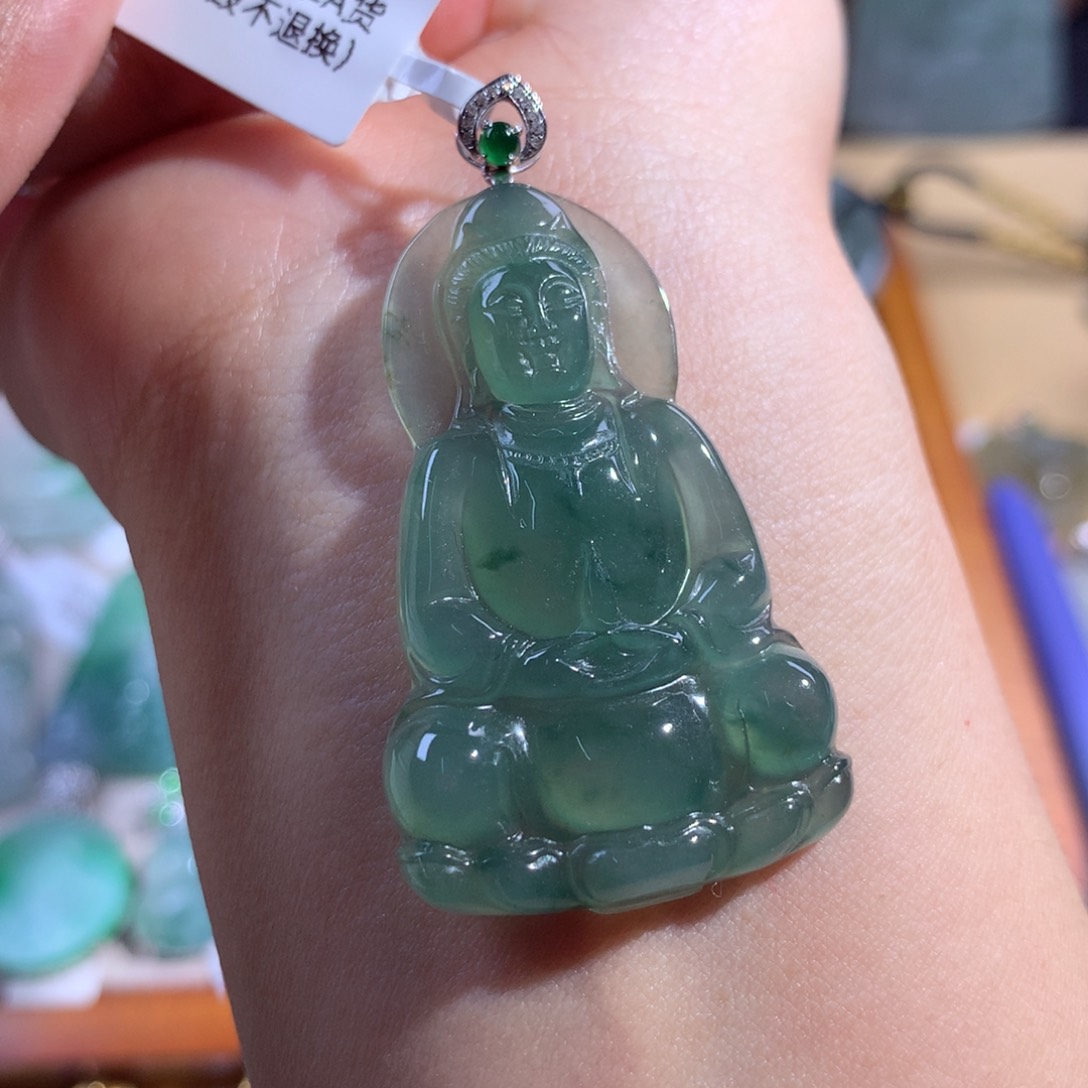 翡翠颈饰18K金镶嵌观音