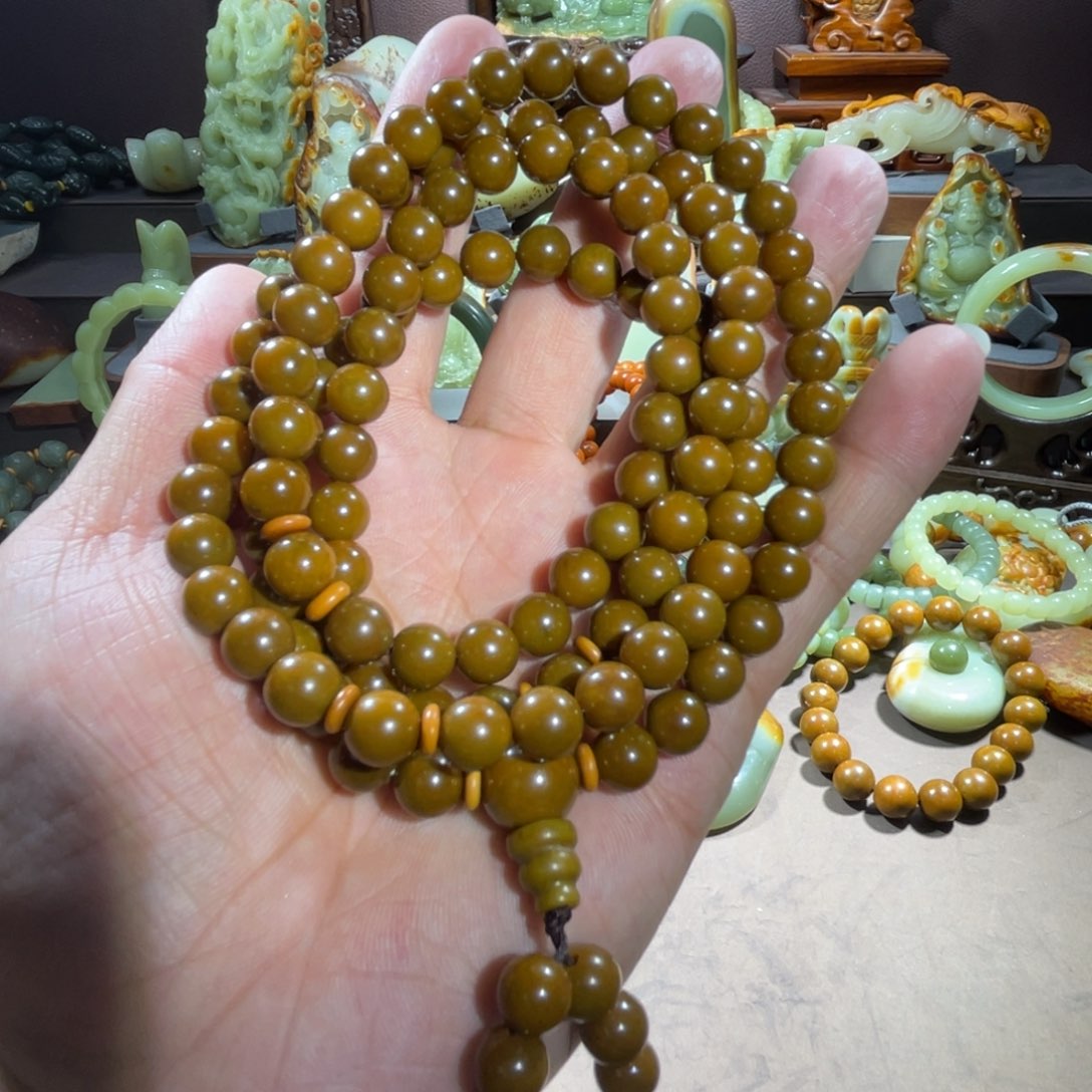 透闪石质玉108粒卡8未镶嵌