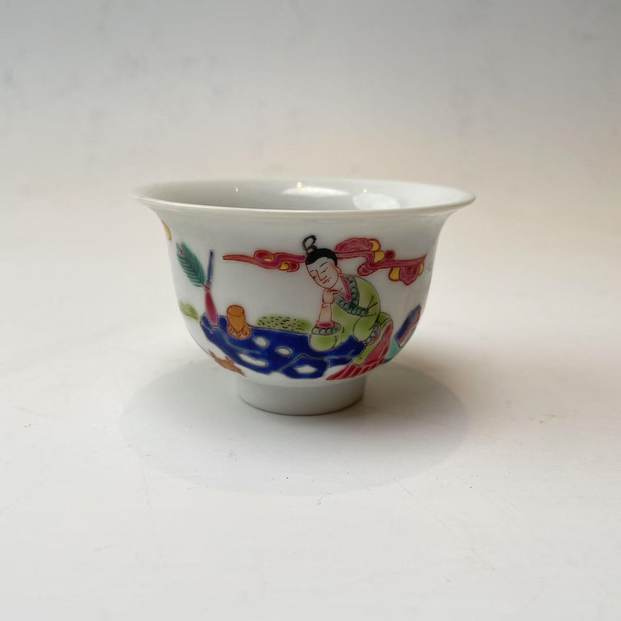 清雍正粉彩人物杯BY02X0123