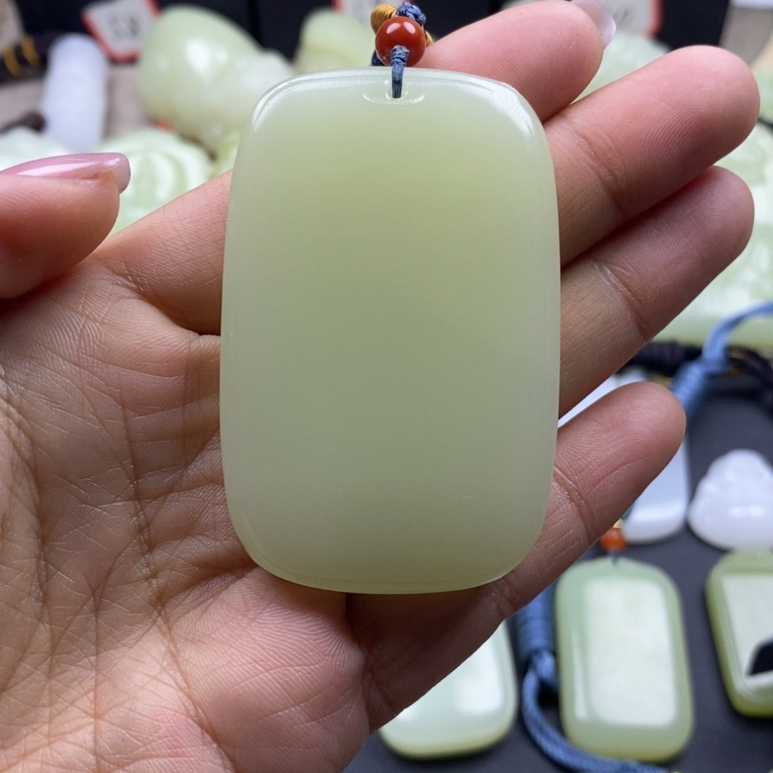 刘*丽天然青海时尚无事牌