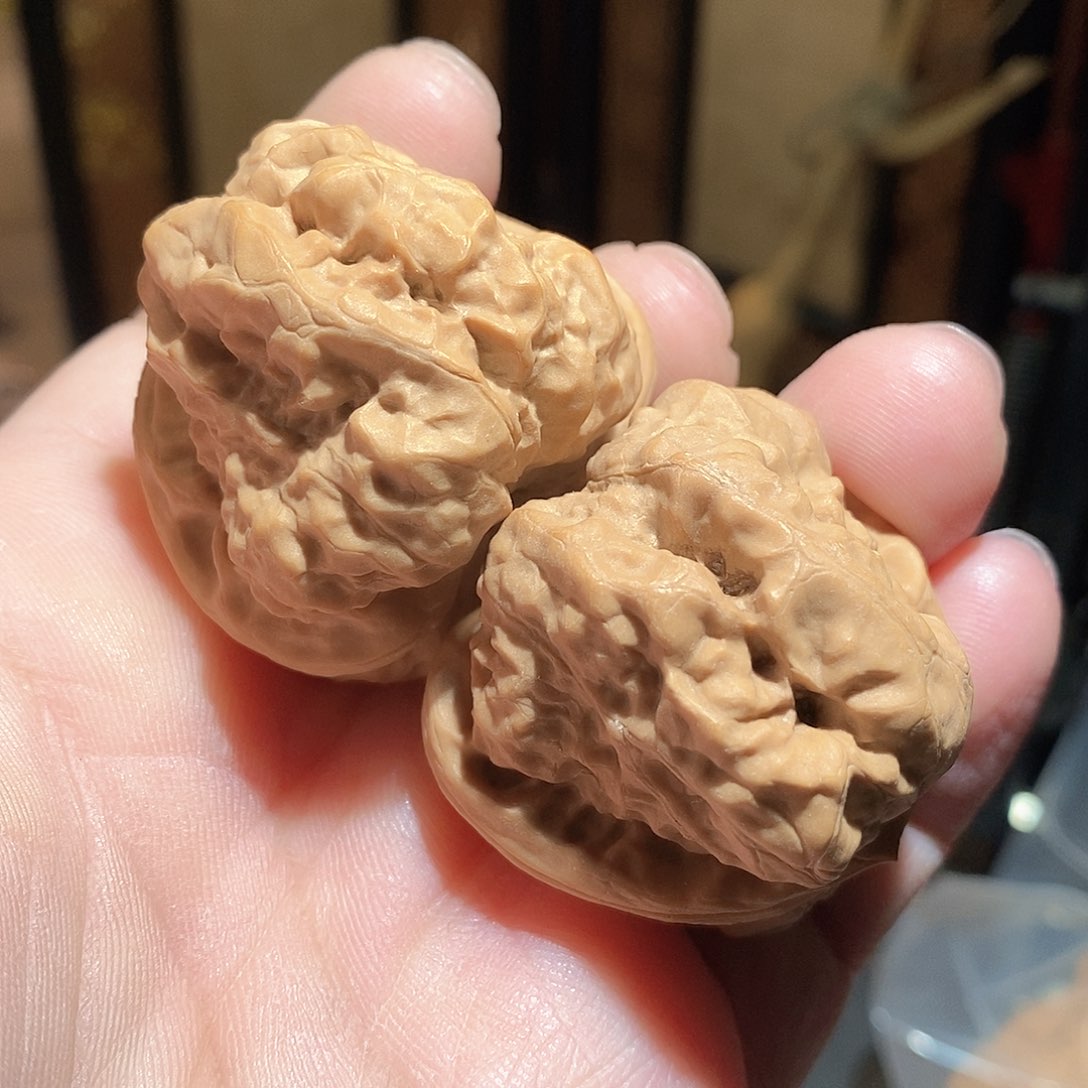 文玩核桃把件40边44肚蛤蟆头