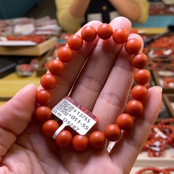 未镶嵌卡9m+南红玛瑙