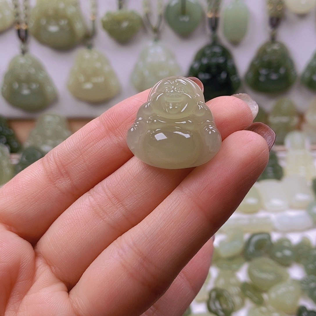 ****满和田玉未镶嵌颈饰